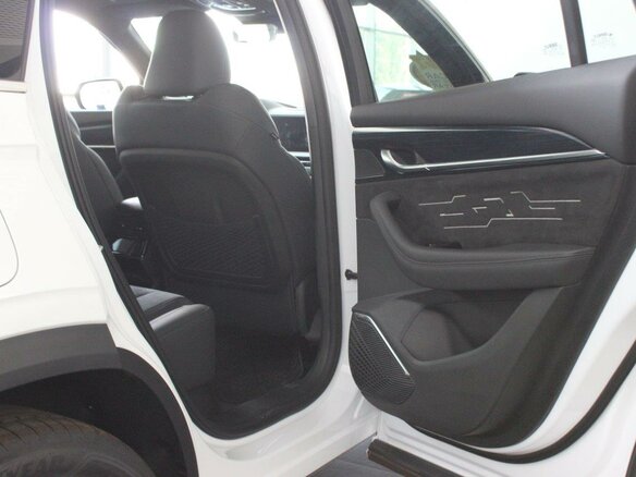 2026 Geely Monjaro I, белый, 4954990 рублей - вид 27