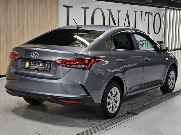 2020 Hyundai Solaris II Рестайлинг, серый, 1580000 рублей - вид 7