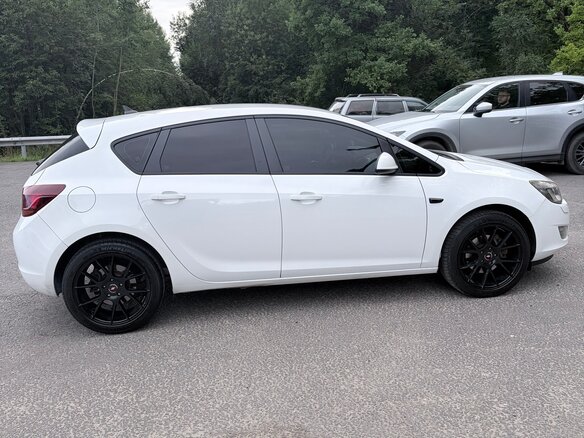2010 Opel Astra J, белый, 700000 рублей - вид 4