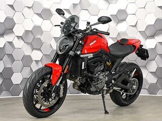 2023 Ducati Monster 937, красный, 1177000 рублей, вид 2