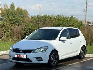 2011 Kia Ceed I Рестайлинг, белый, 640000 рублей, вид 2