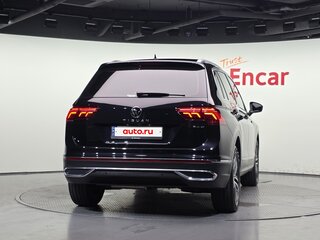 2023 Volkswagen Tiguan Allspace II Рестайлинг, чёрный, 2980777 рублей, вид 4