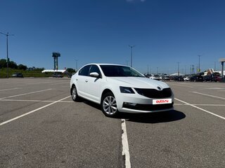 2019 Skoda Octavia III (A7) Рестайлинг, белый, 1699000 рублей, вид 1