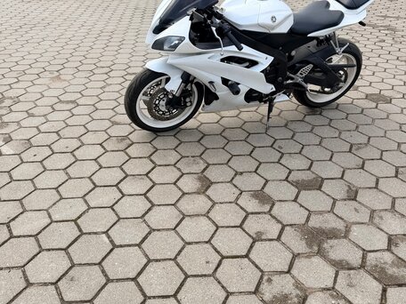 2011 Yamaha YZF-R6, белый, 700000 рублей, вид 1