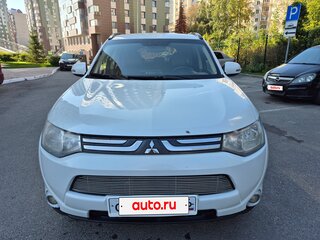 2013 Mitsubishi Outlander III, белый, 999000 рублей, вид 1