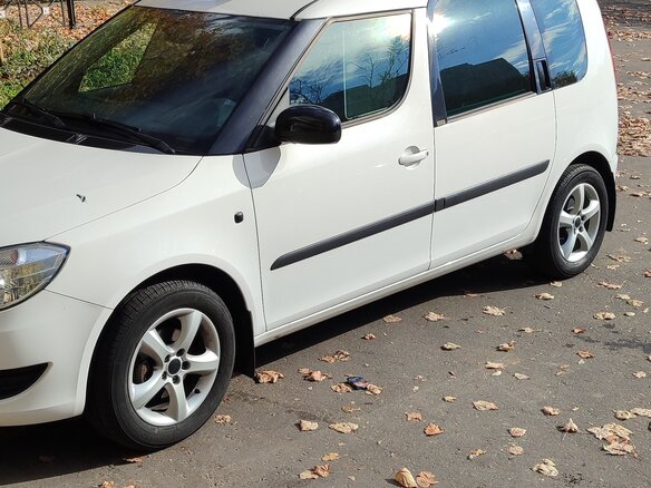 2012 Skoda Roomster I Рестайлинг, белый, 750000 рублей - вид 7