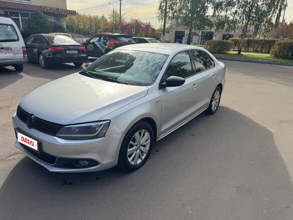 2013 Volkswagen Jetta VI, серебристый