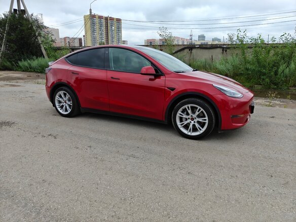 2021 Tesla Model Y Long Range I, красный, 3700000 рублей - вид 4