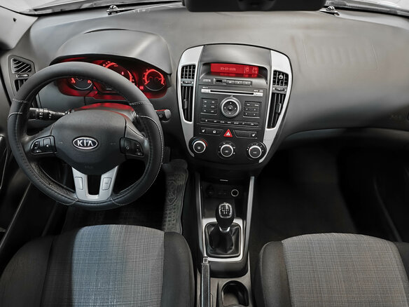 2010 Kia Ceed I Рестайлинг, бежевый, 587000 рублей - вид 10