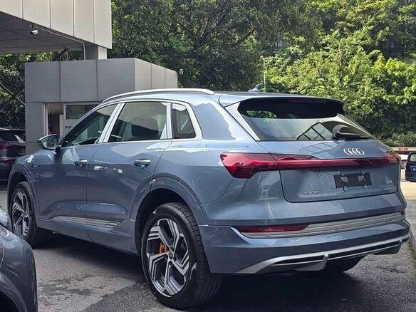 2026 Audi Q2 L e-tron I Рестайлинг, голубой, 4999666 рублей - вид 6