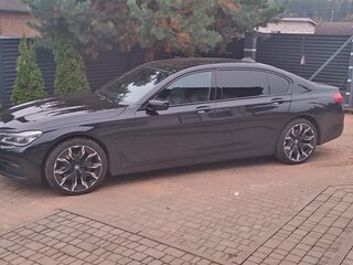 2017 BMW 7 серии Long 730Ld xDrive VI (G11/G12), чёрный, 2880195 рублей, вид 1