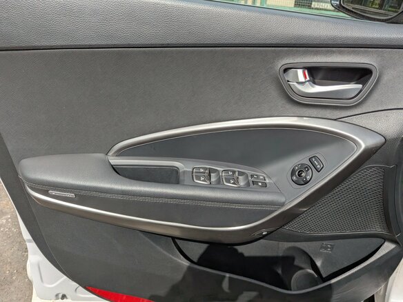 2017 Hyundai Santa Fe III Рестайлинг, белый, 1990000 рублей - вид 16