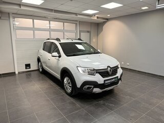 2021 Renault Sandero Stepway II Рестайлинг, белый, 1378000 рублей, вид 3