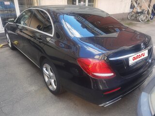 2017 Mercedes-Benz E-Класс 400 V (W213, S213, C238), чёрный, 3000000 рублей, вид 3