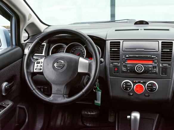 2012 Nissan Tiida I Рестайлинг, серый, 690000 рублей - вид 17