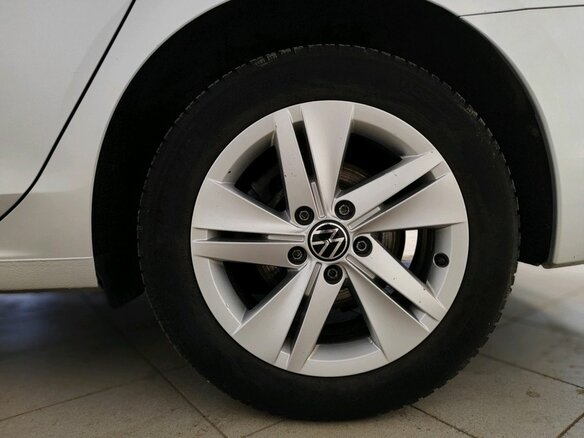 2021 Volkswagen Golf VIII, серый, 1589000 рублей - вид 7