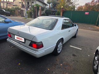 1992 Mercedes-Benz E-Класс 320 I (W124), белый, 1700000 рублей, вид 4