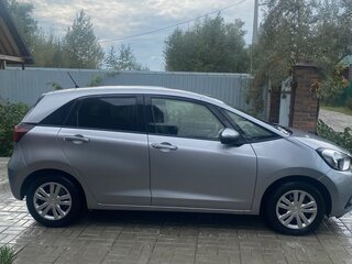 2022 Honda Fit IV, серебристый, 1390000 рублей, вид 4