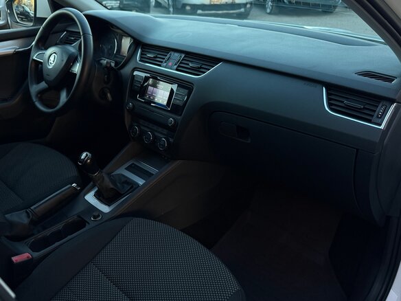 2014 Skoda Octavia III (A7), белый, 1245000 рублей - вид 8