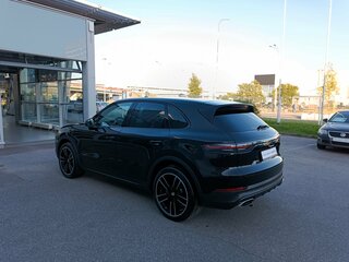2019 Porsche Cayenne III, чёрный, 5550000 рублей, вид 3