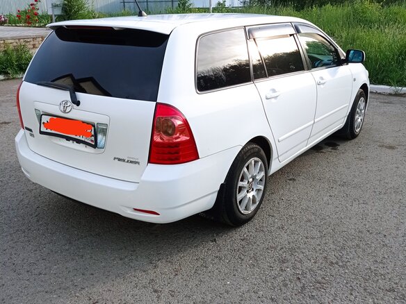 2005 Toyota Corolla Fielder IX (E120, E130) Рестайлинг, белый, 590000 рублей - вид 3