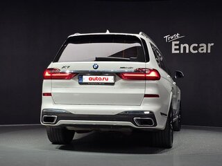 2022 BMW X7 40i I (G07) Рестайлинг, белый, 9730084 рублей, вид 4