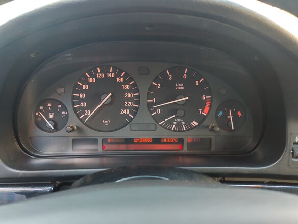 1998 BMW 5 серии 523i IV (E39), чёрный, 800000 рублей - вид 10