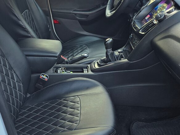 2016 Ford Focus III Рестайлинг, белый, 850000 рублей - вид 5