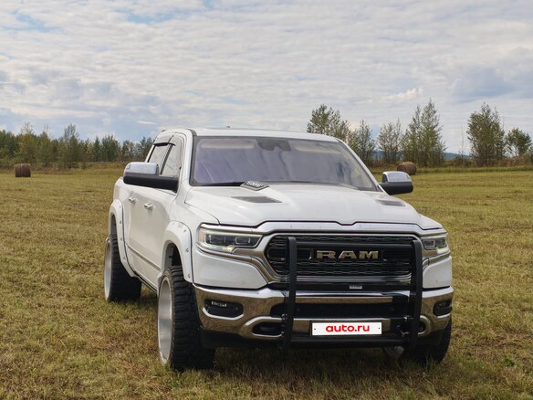 2018 Ram 1500 Crew Cab eTorque V, белый, 7000000 рублей - вид 2