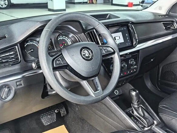 2023 Skoda Kamiq I (China Market), белый, 1850000 рублей - вид 7