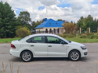 2019 Volkswagen Polo V Рестайлинг, белый, 1200000 рублей, вид 4