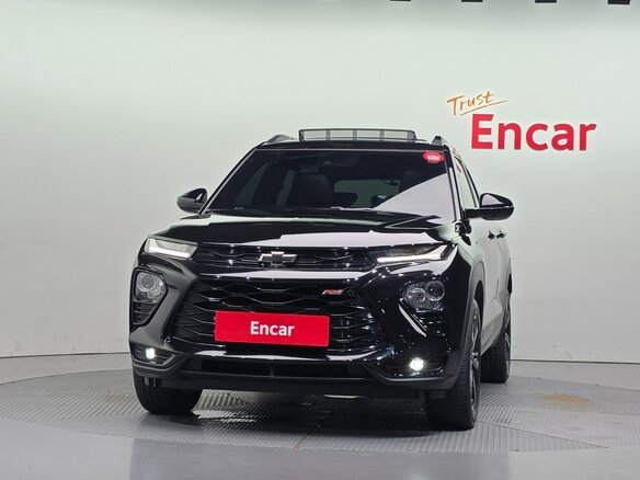 2022 Chevrolet TrailBlazer III, чёрный, 2000000 рублей - вид 3