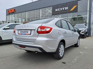 2026 Lada (ВАЗ) Granta I Рестайлинг, серебристый, 1139490 рублей, вид 5