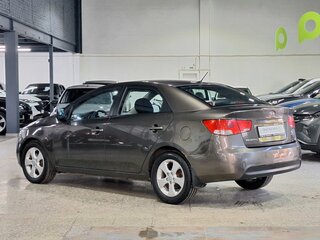 2010 Kia Cerato 4-speed II, серебристый, 509000 рублей, вид 5