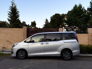 2018 Toyota Esquire I Рестайлинг, серебристый, 2550000 рублей, вид 3