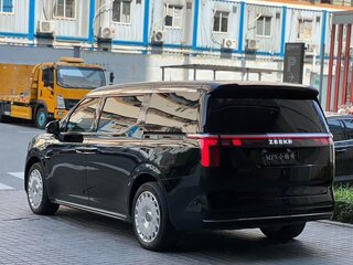 2025 Zeekr 009 108 kWh I Рестайлинг, чёрный, 9290017 рублей, вид 5