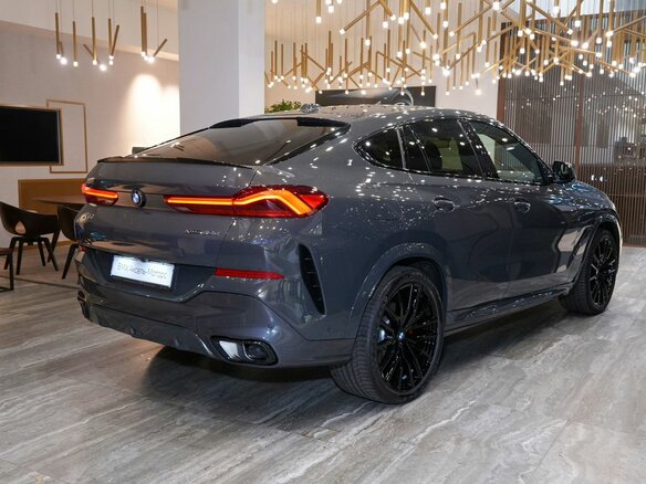 2026 BMW X6 30d III (G06) Рестайлинг, серый, 17700000 рублей - вид 1