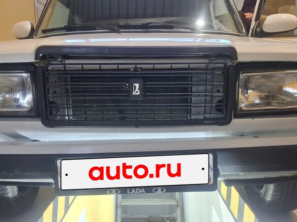 2004 Lada (ВАЗ) 2107, белый, 160000 рублей - вид 2
