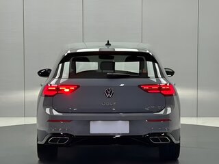 2023 Volkswagen Golf VIII, серый, 1950000 рублей, вид 4