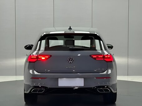 2023 Volkswagen Golf VIII, серый, 1950000 рублей, вид 4