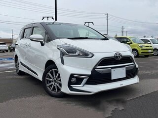 2021 Toyota Sienta II Рестайлинг, белый, 1107000 рублей, вид 3