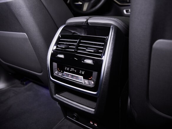 2026 BMW X7 40d I (G07) Рестайлинг, серый - вид 29