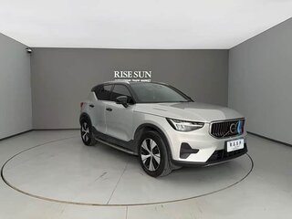 2023 Volvo XC40 I Рестайлинг, серый, 3085339 рублей, вид 3