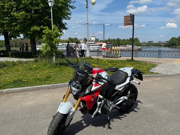 2020 BMW F 900 R, красный, 1049000 рублей - вид 5
