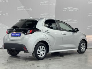 2021 Toyota Yaris IV, серый, 1130000 рублей, вид 5