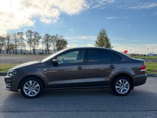 2017 Volkswagen Polo V Рестайлинг, коричневый, 1150000 рублей, вид 4