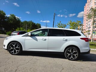 2016 Ford Focus III Рестайлинг, белый, 925000 рублей, вид 4