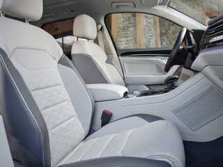 2021 Volkswagen Touareg III, белый, 6950000 рублей, вид 1