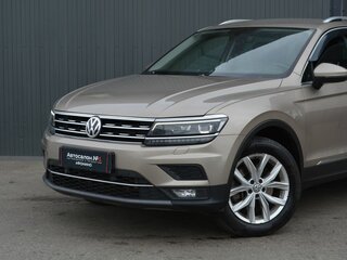 2018 Volkswagen Tiguan II, бежевый, 2549888 рублей, вид 1