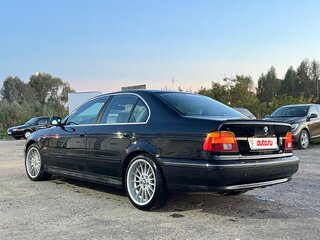 2001 BMW 5 серии 525i IV (E39) Рестайлинг, чёрный, 850000 рублей, вид 4